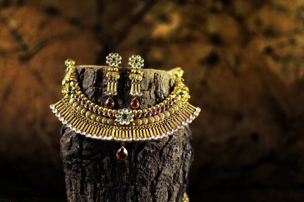 Antique gold jewellery