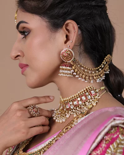 Gold jewellery set for wedding